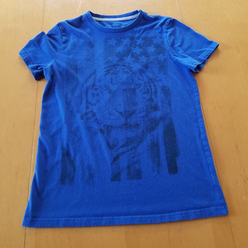 Epic Threads tiger American flag tshirt.